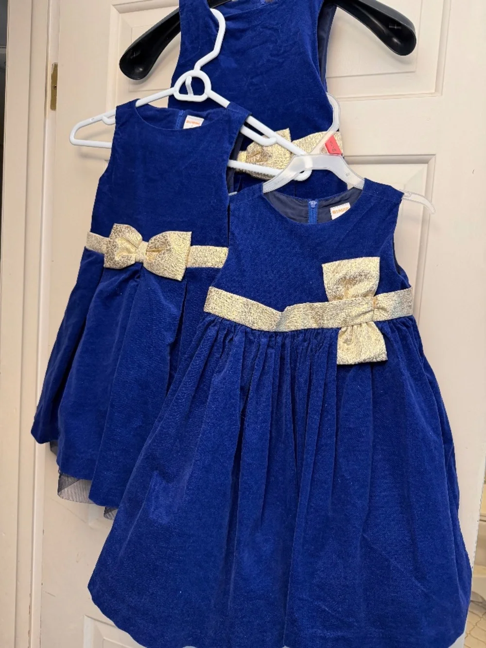 3 Gymboree matching dresses 7,5,3t